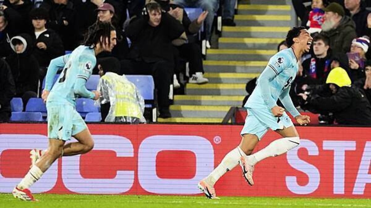 Jefferson Lerma own goal gives Burnley first win in 17 games at Crystal Palace