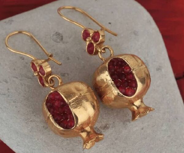 The items taken were quite unusual in design. 