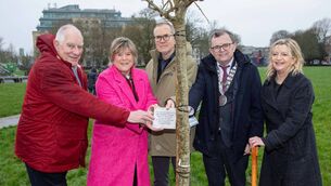 <p>Mayor of Waterford City and County Cllr. Seamus Ryan, Waterford TD and Minister Of State with responsibility for Mental Health Mary Butler, Samaritans' John Cunningham, Samaritans' Fintan Duffy, Samiritans Waterford director Máire Henry, pictured at the People's Park. Photo: John Power</p>