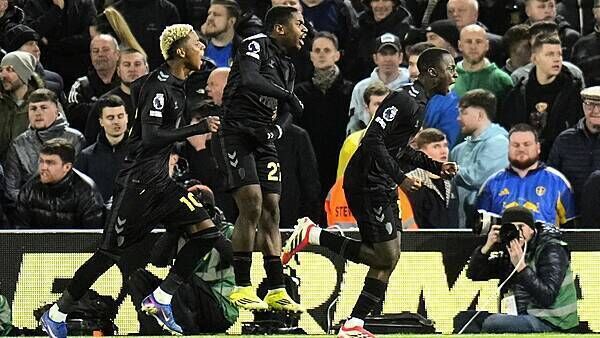 Leeds pay penalty as Habib Diarra fires Sunderland to victory