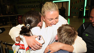 Total of 40% of young drivers admit to checking their phones while driving