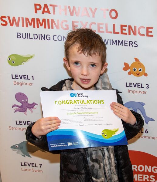  Jamie McDonald receiving his Level 1 Swimming Cert at Kingfisher recently. 