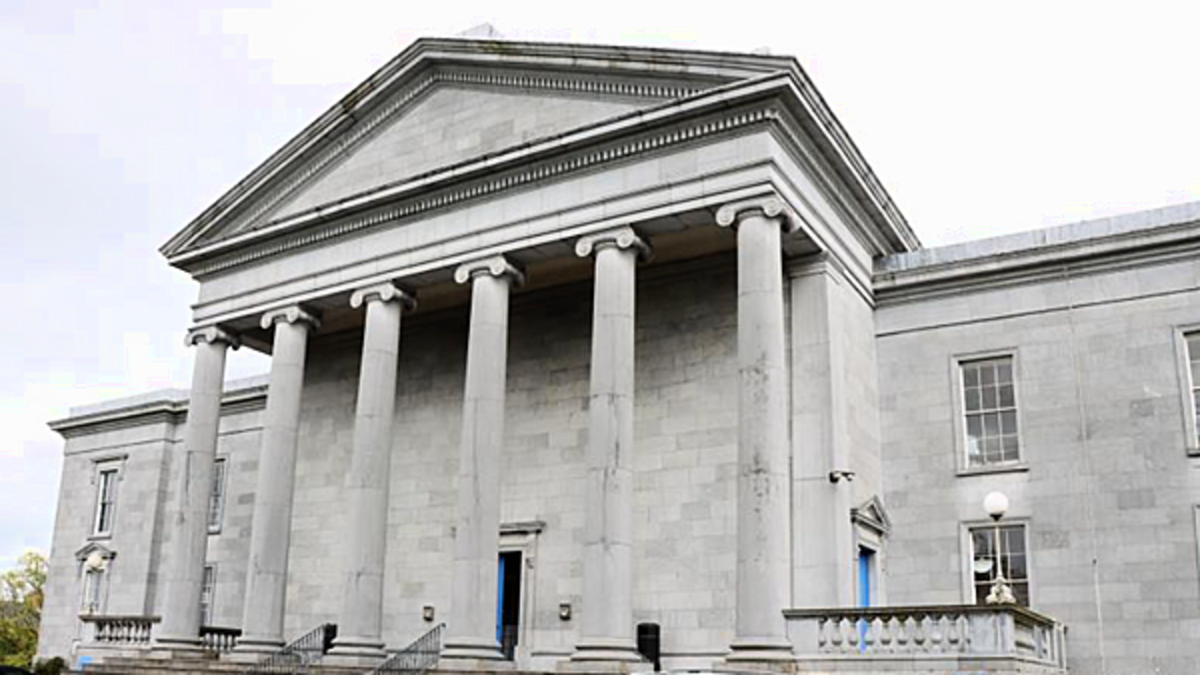 Former Dublin retail worker pleads guilty over €620k cannabis seizure at Shannon Airport