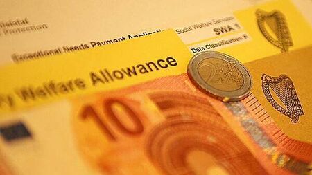 Woman admitted €110,000 Deserted Wife’s Benefit fraud while cohabiting