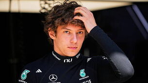 Ryan Reynolds and Rob Mac cheer on Wrexham from Sky Sports commentary box