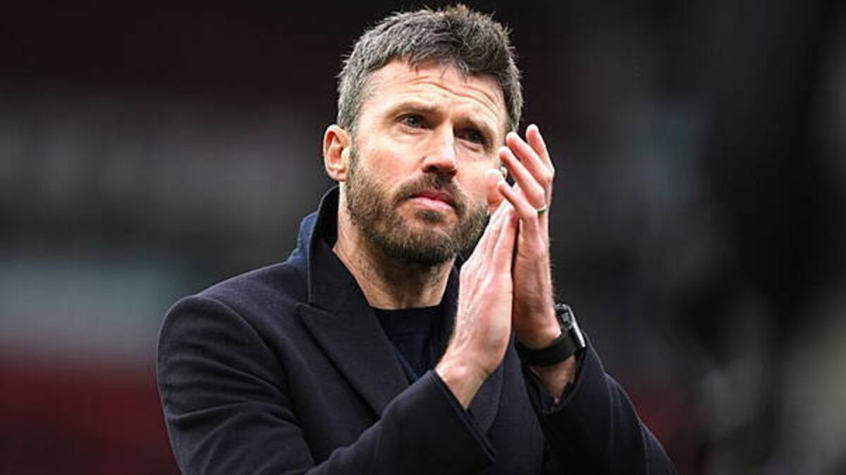 Michael Carrick plays down Wayne Rooney backing for permanent Man Utd role