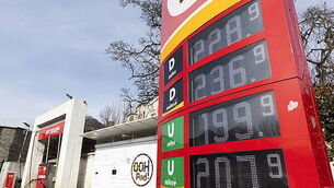 Sale of vapes and e-cigarettes to children to be banned Sale of vapes and e-cigarettes to children to be banned