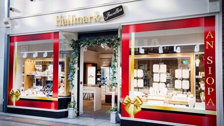 'You come close, you die' - machete-wielding man stole €180,000 from Waterford jewellery store during terrifying robbery