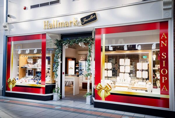 And entered Hallmark Jewellers.