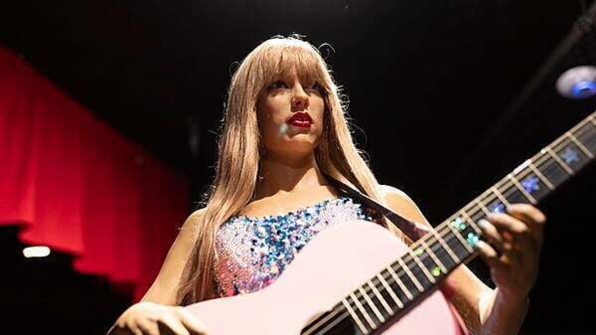 Taylor Swift waxwork unveiled in Dublin