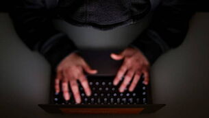 1.5m to receive Christmas bonus payments