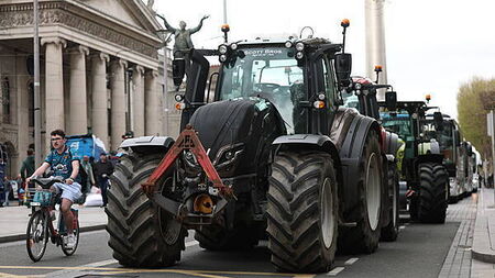 How do fuel protests compare to French yellow vest movement and Canadian freedom convoy?