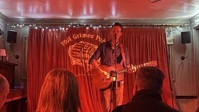 Ben de la Cour is "the real deal" according to Déise music fans