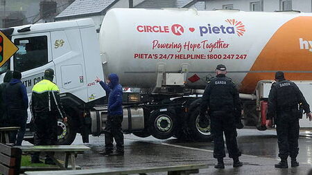 Sinn Féin stands with blockaders, says Pearse Doherty