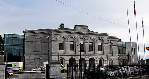 Judge calls for 600-hour community service orders as he slams 'inhumane' prison overcrowding