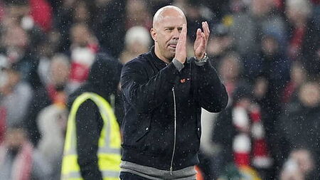 Arne Slot boosted by Liverpool display but fears serious Hugo Ekitike injury