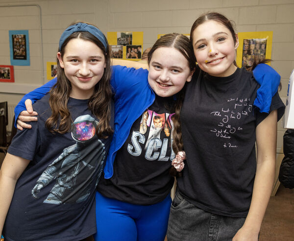 Robyn, Katelyn and Saoirse, at Outrage Foróige's Club 25th anniversary celebrations. 