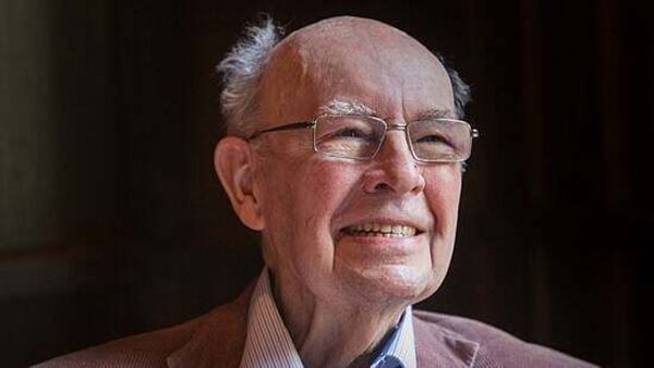 Gordon Snell, children's author and husband of Maeve Binchy, dies aged 94