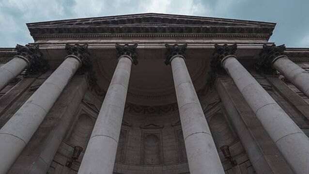 Teen passenger with brain injury from car crash settles legal action for €215,000