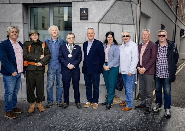 Mayor of Waterford City &amp; County Cllr Seamus Ryan, with committee members at the wreath laying and plaque unveiling at the Spanish Civil War Memorial, remembering the Waterford men who fought Franco. Photo: Joe Evans