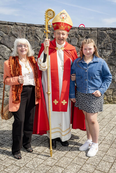  Ella Chúisin, Gaelscoil Philib Barún, who was confirmed by Bishop Alphonsus Cullinan at St. Mary's Church Ballygunner.