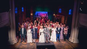 <p>Cast and chorus of Calamity Jane.</p>