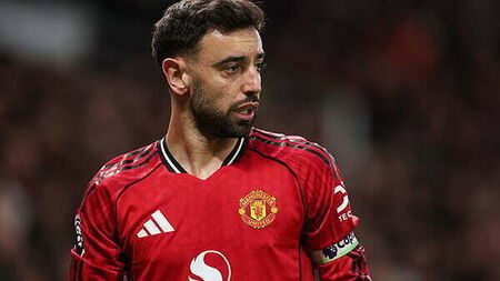 Manchester United's Fernandes named Premier League player of the season