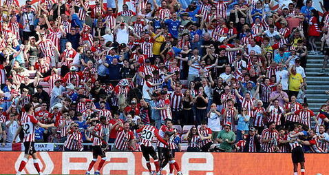 Sunderland earn Europa League place with win over 10-man Chelsea