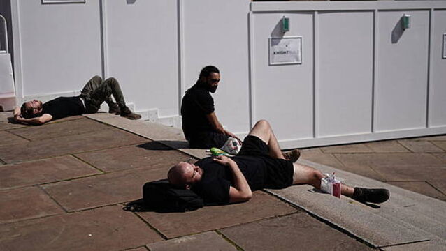 What is the law for working in extreme hot weather?