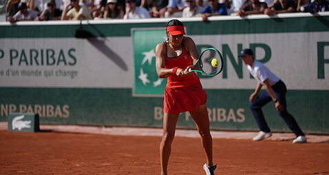 Emma Raducanu stands by decision to return on clay rather than wait for grass