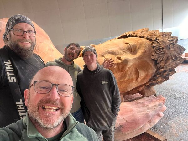 Chris Wood, John Hayes, Christopher Dee and Heather Crompton working on their Chelsea Flower Show exhibit. Chris Wood, John Hayes, Christopher Dee and Heather Crompton working on their Chelsea Flower Show exhibit.