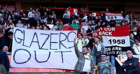 Glazer family members studying Manchester United stake sale - report