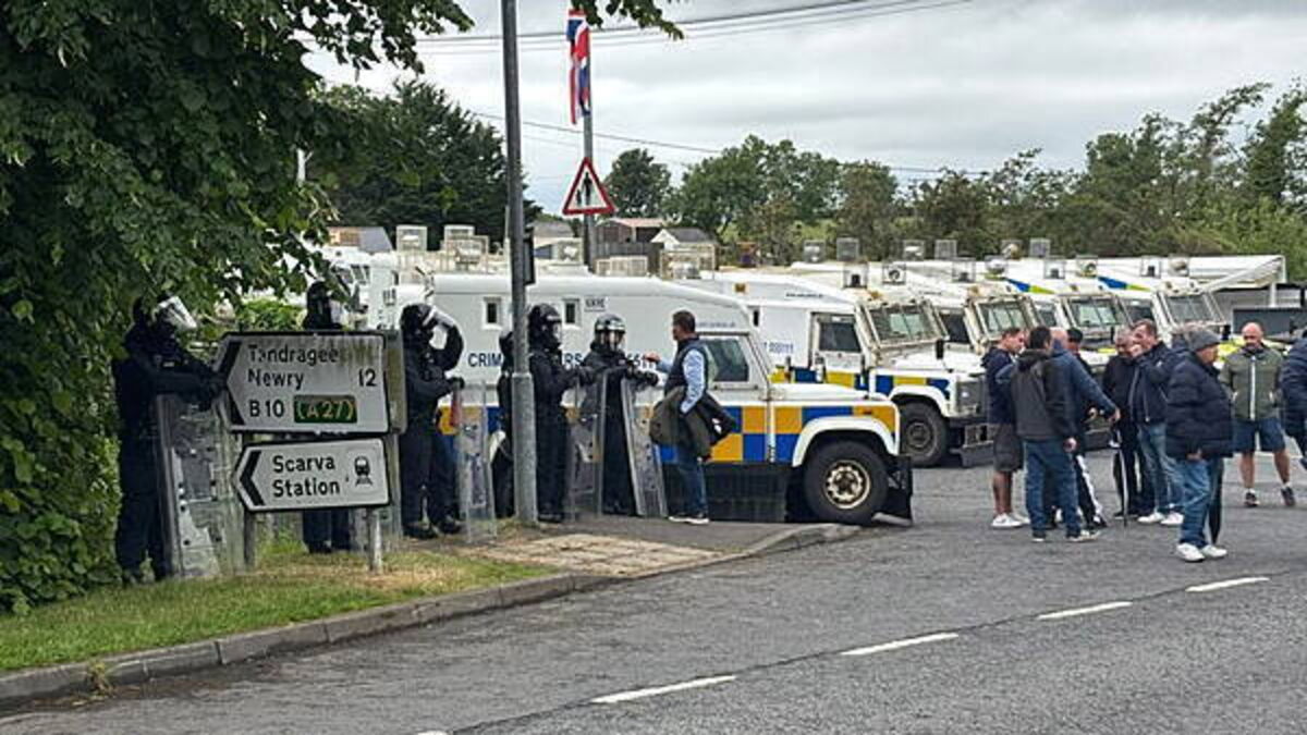 ‘Appropriate and proportionate’ policing response in Scarva parade, PSNI says
