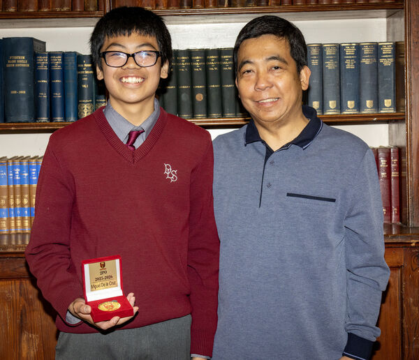 Miguel De La Cruz, recipient of the 2PO award. Miguel De La Cruz, recipient of the 2PO award.