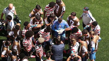 US beat Australia 2-0 to clinch spot in knockout round