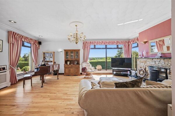 Copperdale, Rathview Park, Ferrybank, Waterford.