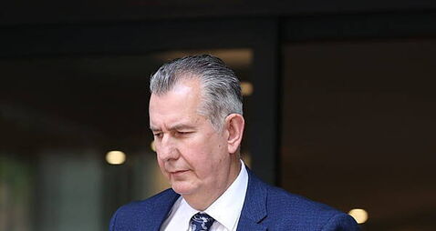Sinn Féin calls on Stormont speaker to step aside over Donaldson concerns
