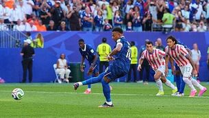 Everton end long wait for win to land hammer blow on Burnley in relegation scrap Everton end long wait for win to land hammer blow on Burnley in relegation scrap