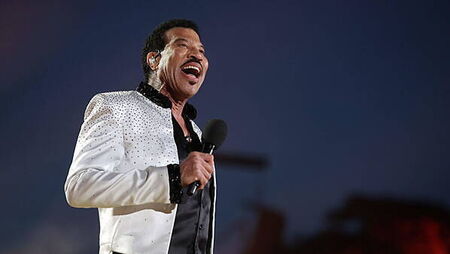 Lionel Richie thanks fans for ‘every kind word and love’ after stage return