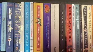 <p>A sneak peek of my bookshelf at the moment.</p>