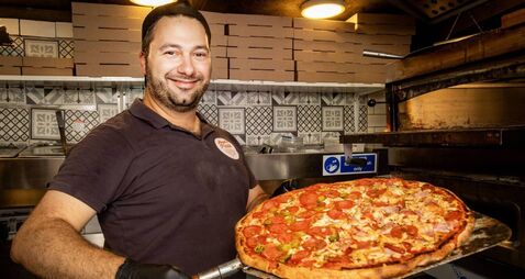 This Roman thinks you’re paying too much for pizza