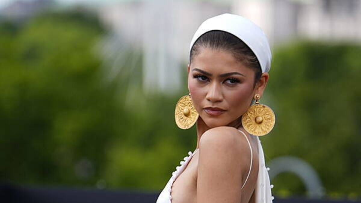 Zendaya embraces Grecian theme for The Odyssey photocall
