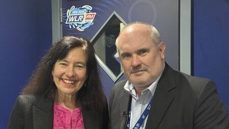 Love of the language is centre stage in WLR’s new all-Irish radio series 