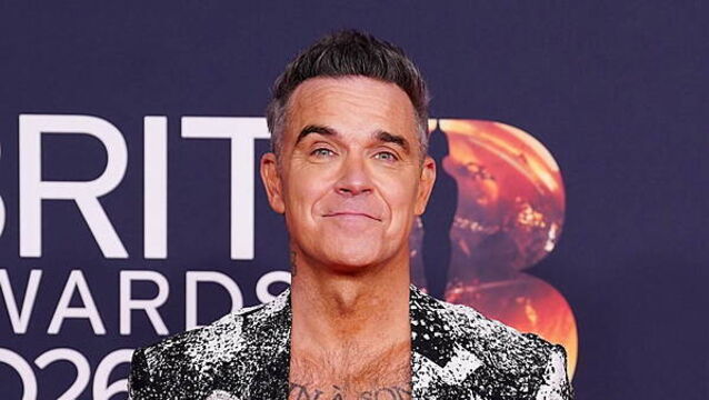 Robbie Williams pokes fun at ‘deeply unprofessional’ blunder in World Cup show