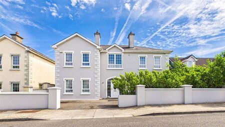 Waterford Property: An exquisite home in an exclusive development 