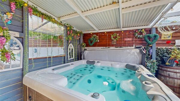 This property on Station Road in Ballyduff offers a unique opportunity. This property on Station Road in Ballyduff offers a unique opportunity.