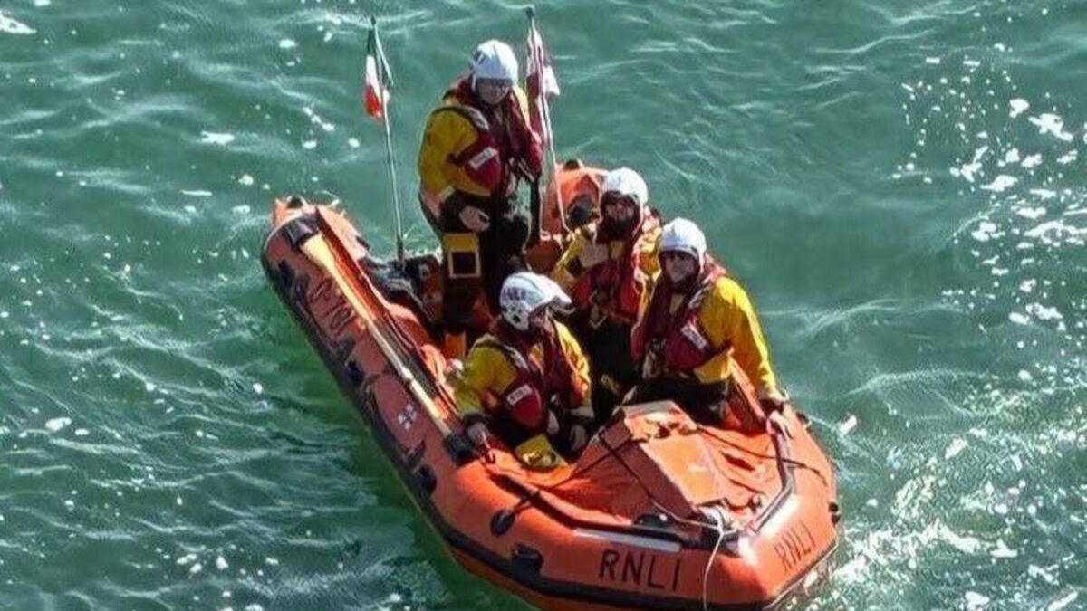 Waterford RLNI crew assist person in difficulty on cliffs