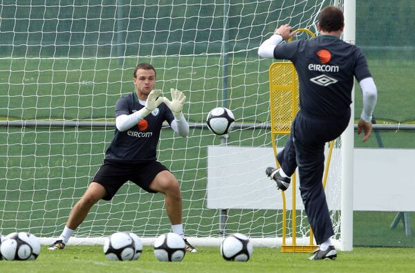 Brian Murphy with Republic of Ireland goalkeeping coach Alan Kelly. Brian Murphy with Republic of Ireland goalkeeping coach Alan Kelly.