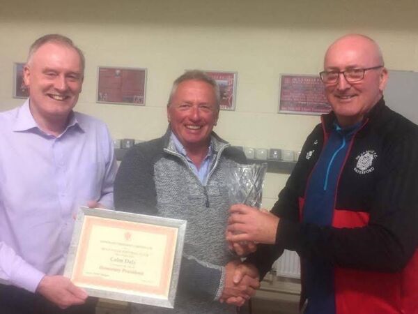 Billy Hearne with De La Salle clubman Colm Daly and Killian Dower. Billy Hearne with De La Salle clubman Colm Daly and Killian Dower.