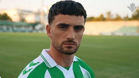 Ireland striker Troy Parrott completes €20 million move to Real Betis